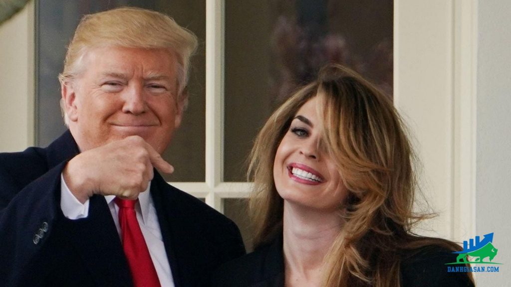 ba Hope Hicks co van cap cap cua tong thong trump duong tinh voi covid 19