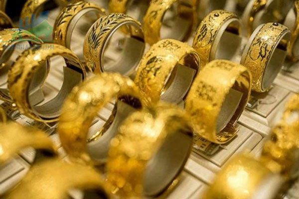 Cập nhật giá vàng trong và ngoài nước, vàng vượt đỉnh 74 triệu - ngày 08/03/2022