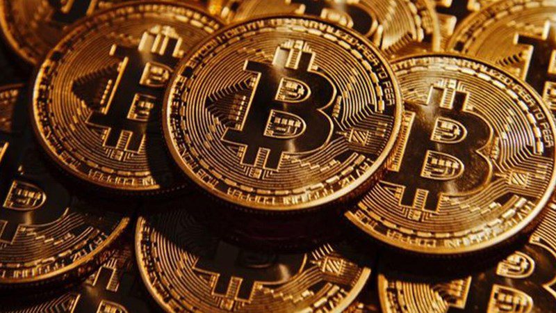 Bitcoin vượt quá 64.000 đô la