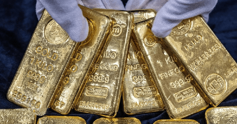 Giá vàng mở rộng đà tăng kỷ lục trên 4.300 USD