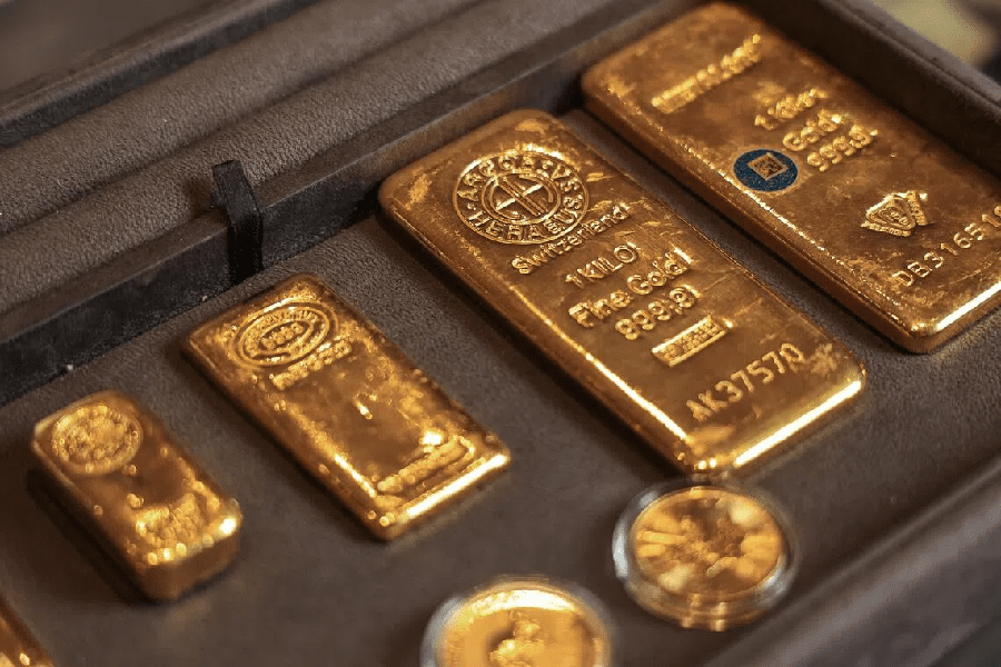 Giá vàng lần đầu vượt mốc 4.500 USD, lập kỷ lục lịch sử